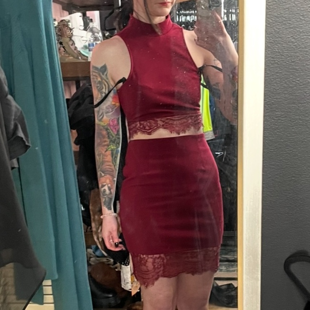 Tobi Small Set Burgundy Skirt Crop Top